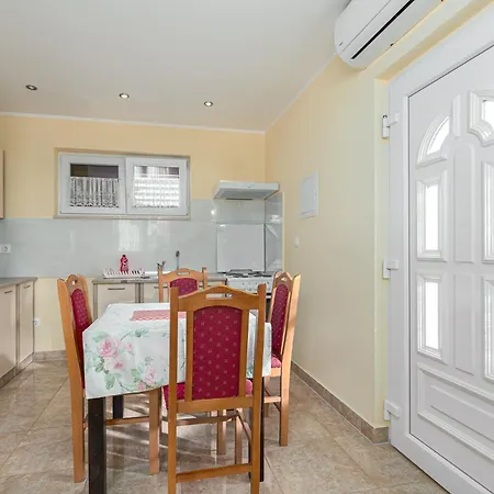 House Near The Sea & Center - Pet Friendly * 波雷奇