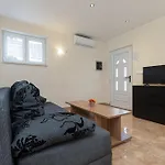 House Near The Sea & Center - Pet Friendly Apartmán Poreč