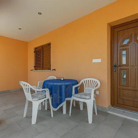House Near The Sea & Center - Pet Friendly Apartman