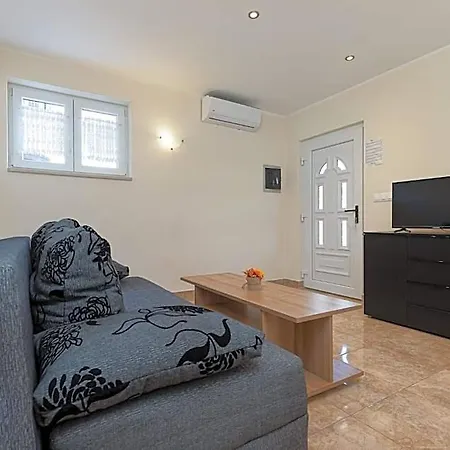 House Near The Sea & Center - Pet Friendly Poreč