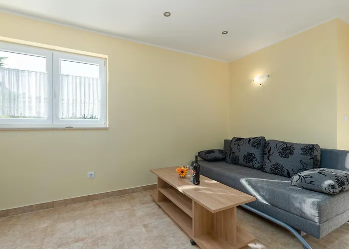 House Near The Sea & Center - Pet Friendly Apartman